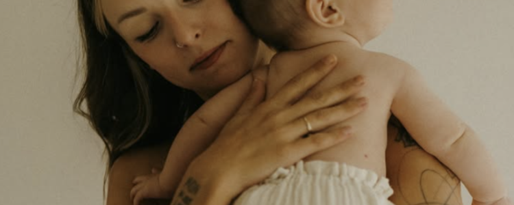 Le postpartum : 3 jours, 3 mois, ou 3 ans ?